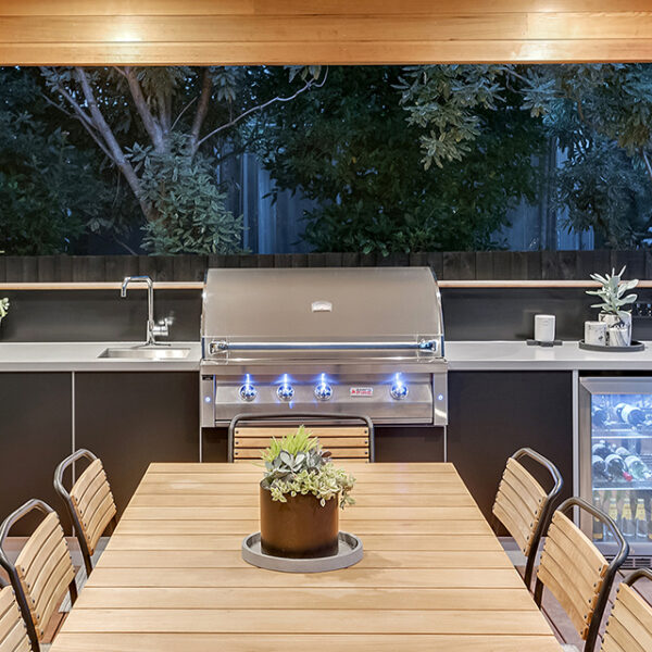 Outdoor Kitchens BBQs Plus   Bespoke Kitchen BBQS PLUS 1 600x600 